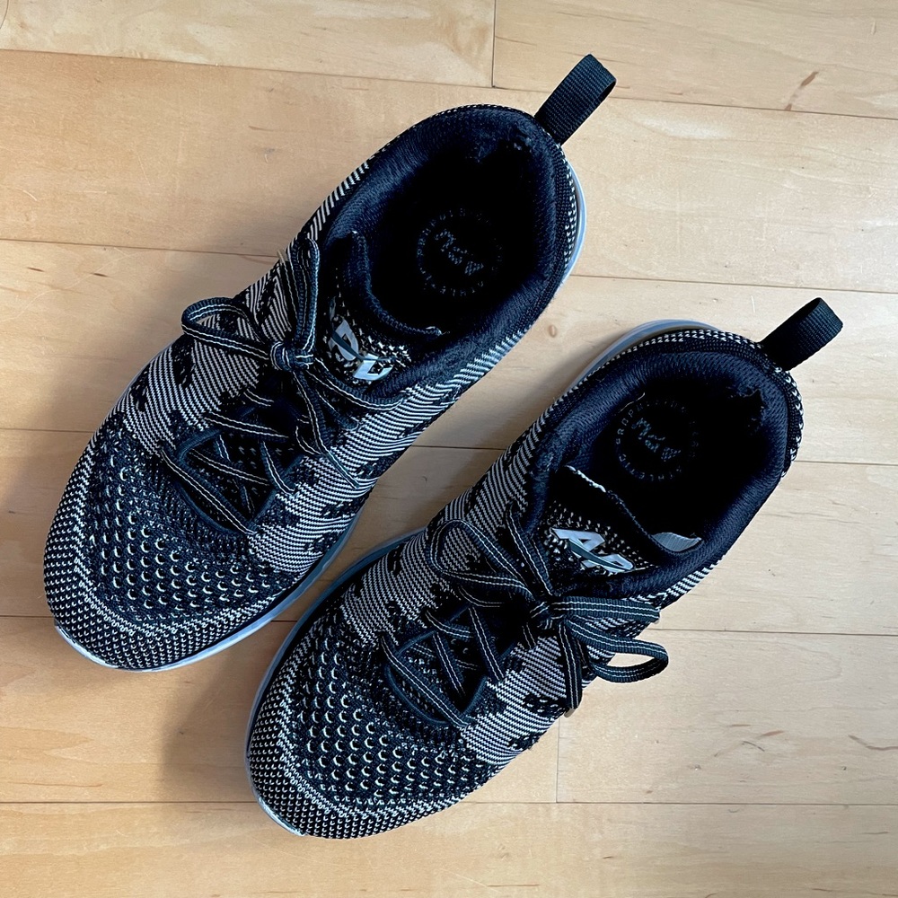 APL tech loom pro sneakers charcoal grey / black 6.5